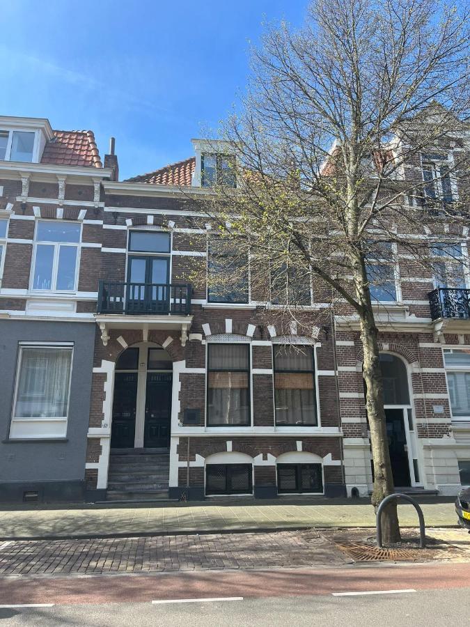 B&B Badhuis 弗利辛恩 外观 照片