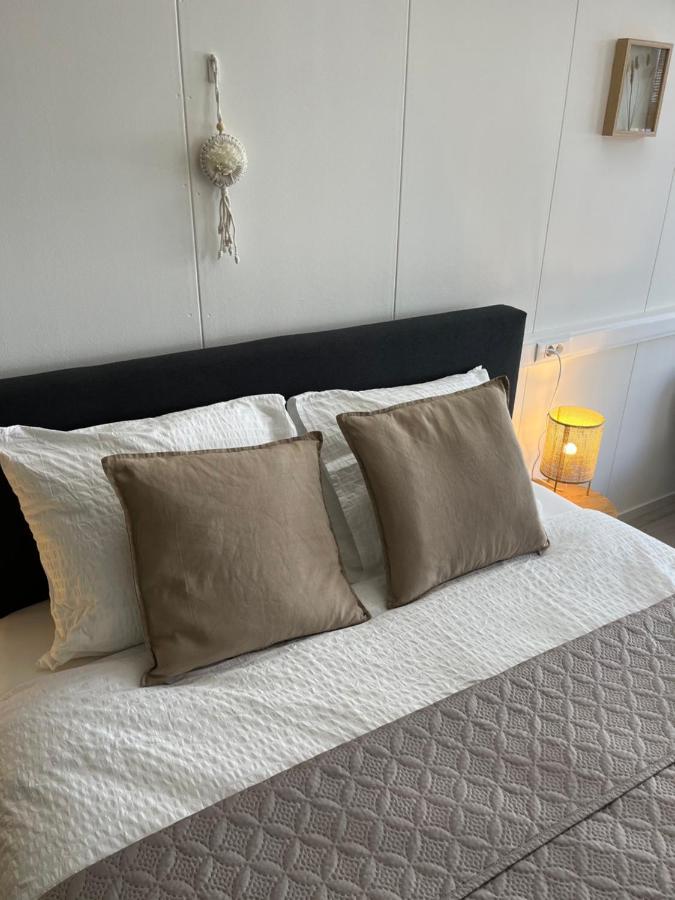 B&B Badhuis 弗利辛恩 外观 照片