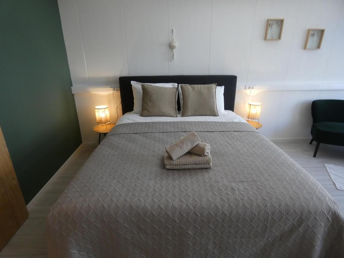 B&B Badhuis 弗利辛恩 外观 照片
